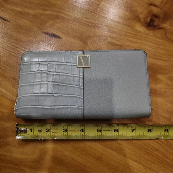 Y2K vintage retro Victoria’s Secret Crocodile Mint Green Wallet - Picture 2 of 10